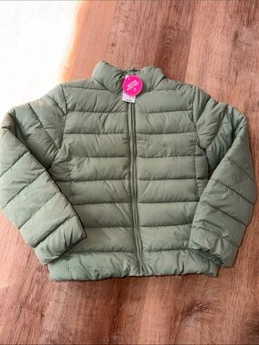 NWT Children's Place girls Puffer Jacket in Olive Misty Green size medium 7/8